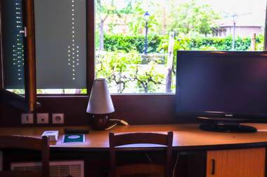 Kyriad Direct Roanne Hôtel