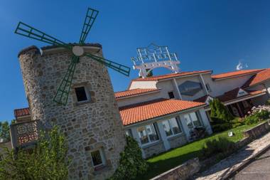 LOGIS Hôtel Le Moulin Des Gardelles