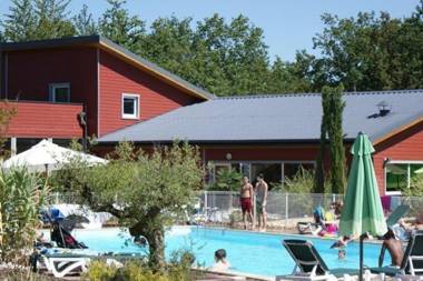 Apartment with balcony or terrace in the wooded Loire Valley