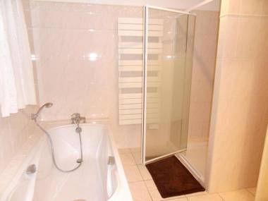 Villa de 3 chambres avec piscine privee jardin clos et wifi a Riberac