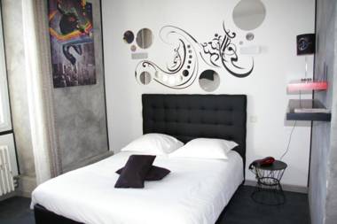 Queen Serenity Hotel