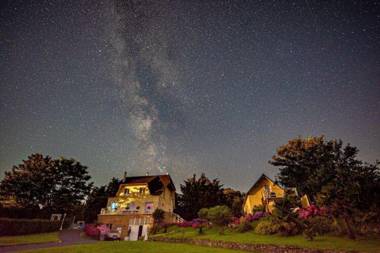 Stunning Holiday Home in QuinéVilla near Beach