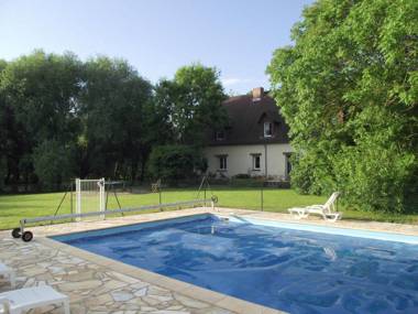 Chic Holiday Home in Quend with Swimming Pool