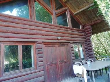 Charming Chalet with Swimming Pool in Quend