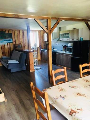 Maison de 2 chambres avec terrasse amenagee et wifi a Bousson le Haut