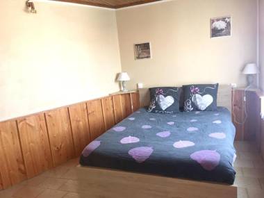 Maison de 2 chambres avec terrasse amenagee et wifi a Bousson le Haut