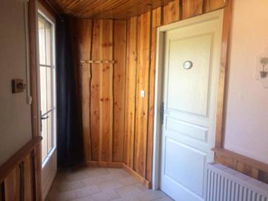 Maison de 2 chambres avec terrasse amenagee et wifi a Bousson le Haut