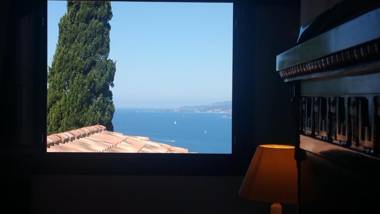 U Castellu Chambres d'hôtes & Location villa et appartements vue mer