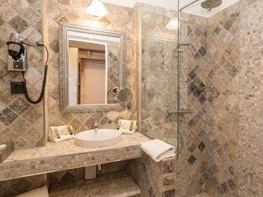 Hôtel Le Roi Théodore & Spa