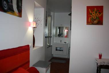 Mas de Bellegou Bed and Breakfast