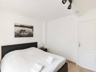 Cozy Holiday Home in Port en Bessin Huppain with Heating Facility