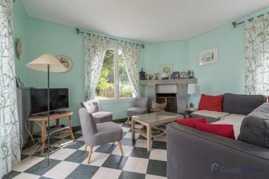 Jolie longere proche Mer