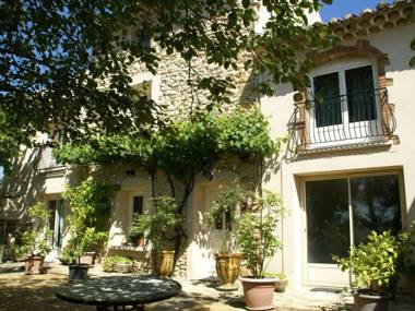 Cozy Holiday Home in Piolenc with Private Pool