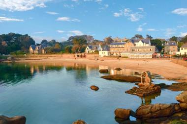 Logis Hôtel Saint Guirec Et De La Plage