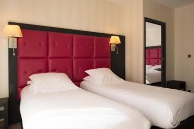 Logis Hôtel Saint Guirec Et De La Plage