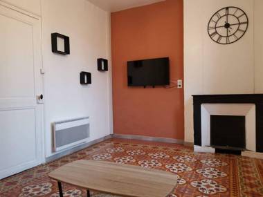 Studio between Fac city center