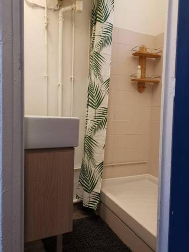 Studio between Fac city center