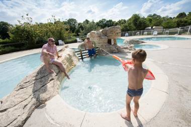 Camping Du Port De Plaisance