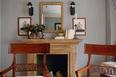 Le Dokhan's Paris Arc de Triomphe a Tribute Portfolio Hotel