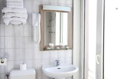 Hotel Paris Villette