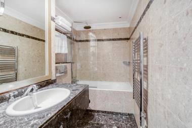 Room Mate Alain - Champs-Elysées