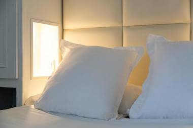 The Originals City Hôtel Lecourbe Paris Tour Eiffel (Inter-Hotel)