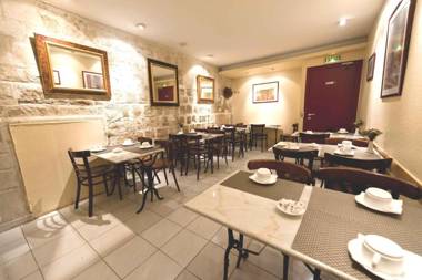 Hotel William's Opera