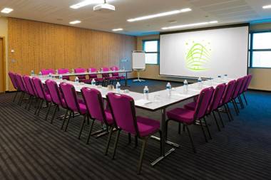 Holiday Inn Paris - Porte De Clichy an IHG Hotel