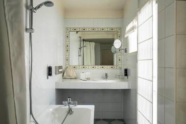 Hôtel de la Place du Louvre - Esprit de France