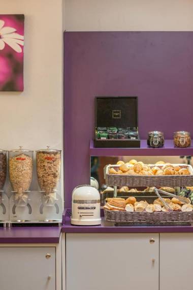 Comfort Hotel Nation Père Lachaise