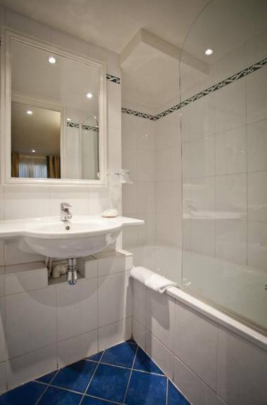 Austin's Arts Et Metiers Hotel