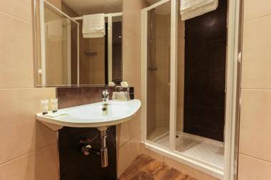 Vintage Paris Gare du Nord by Hiphophostels