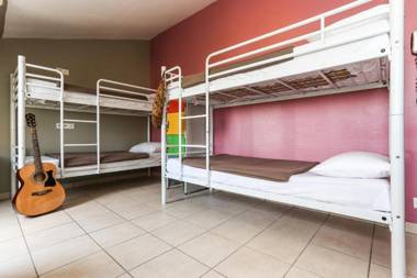 Le Montclair Montmartre by River