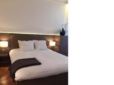 Cirque Deluxe Studio Apartment