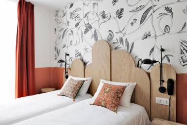 Caulaincourt Montmartre by Hiphophostels