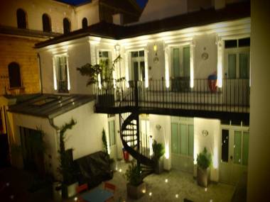 The 3 Ducks Eiffel Tower by Hiphophostels