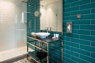 Les Matins de Paris & Spa