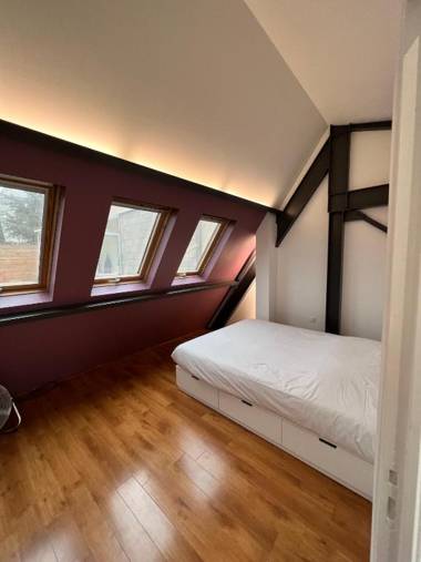 Pere Lachaise Apartment