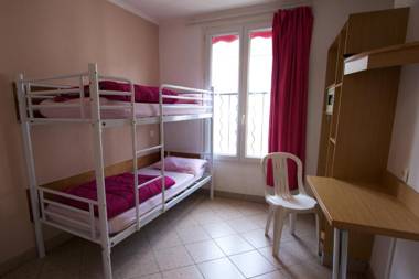 Bastille Hostel