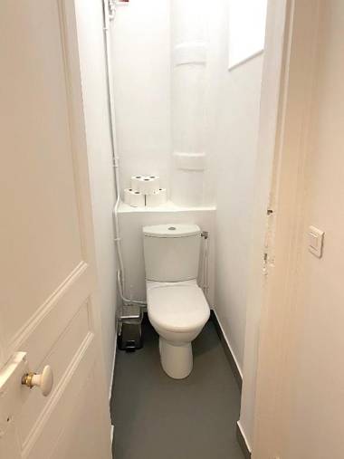 Quiet & Very Central 2 BR Flat