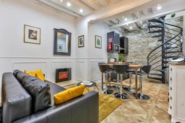 32 Atelier Paris Fashion