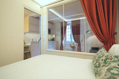 Louvre Opera Classic ChicSuites