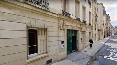 Marais Place des Vosges Sevigne