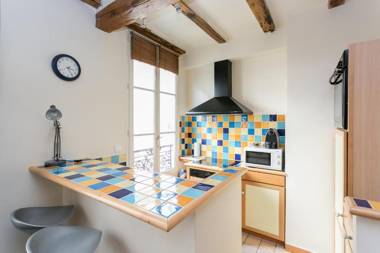 Marais Place des Vosges Sevigne