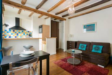 Marais Place des Vosges Sevigne