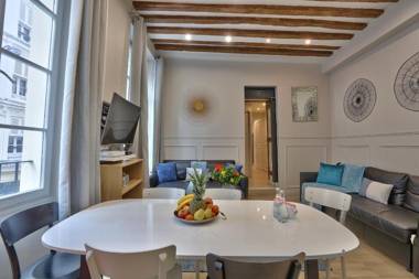 44-COSY FLAT MONTORGUEIL (2CHENIER)