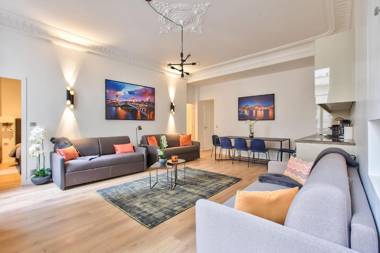63-LUXURY FLAT CHAMPS-ELYSEES (1C)