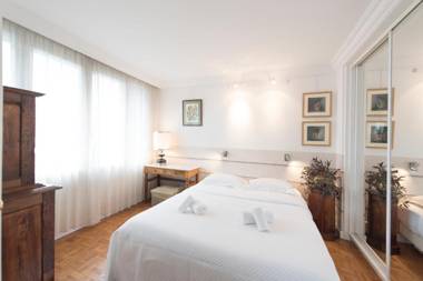 Veeve - Apartment near Pont de Grenelle