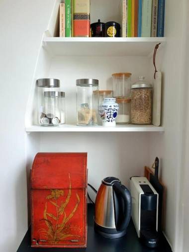 Bright & Modern Studio With Great Sun Exposure