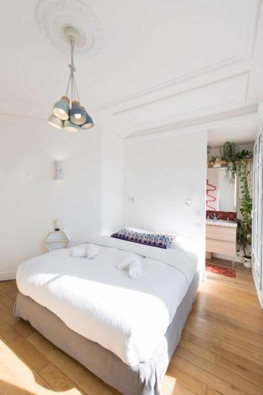 Veeve - By the Palais Royal